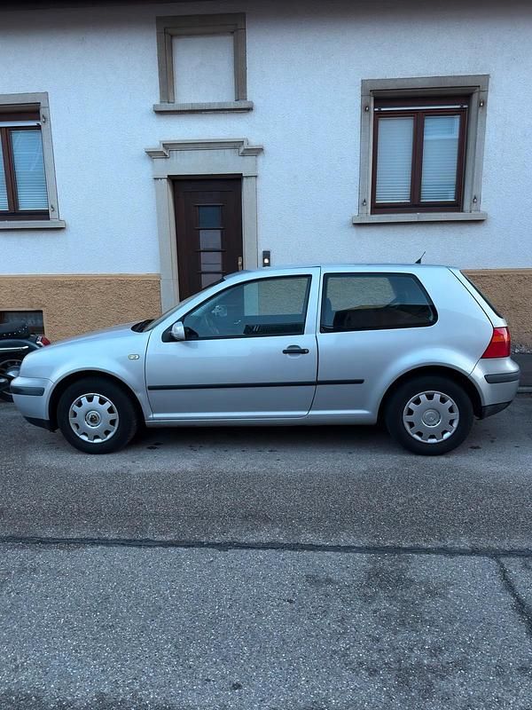 Silber Gebraucht 1999 VW Golf Limousine | 2.100 € (Guter Preis) - Bild 1/4