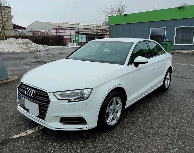 Gebraucht Audi A3 116 PS (85 kW) 2018 Weiß Limousine