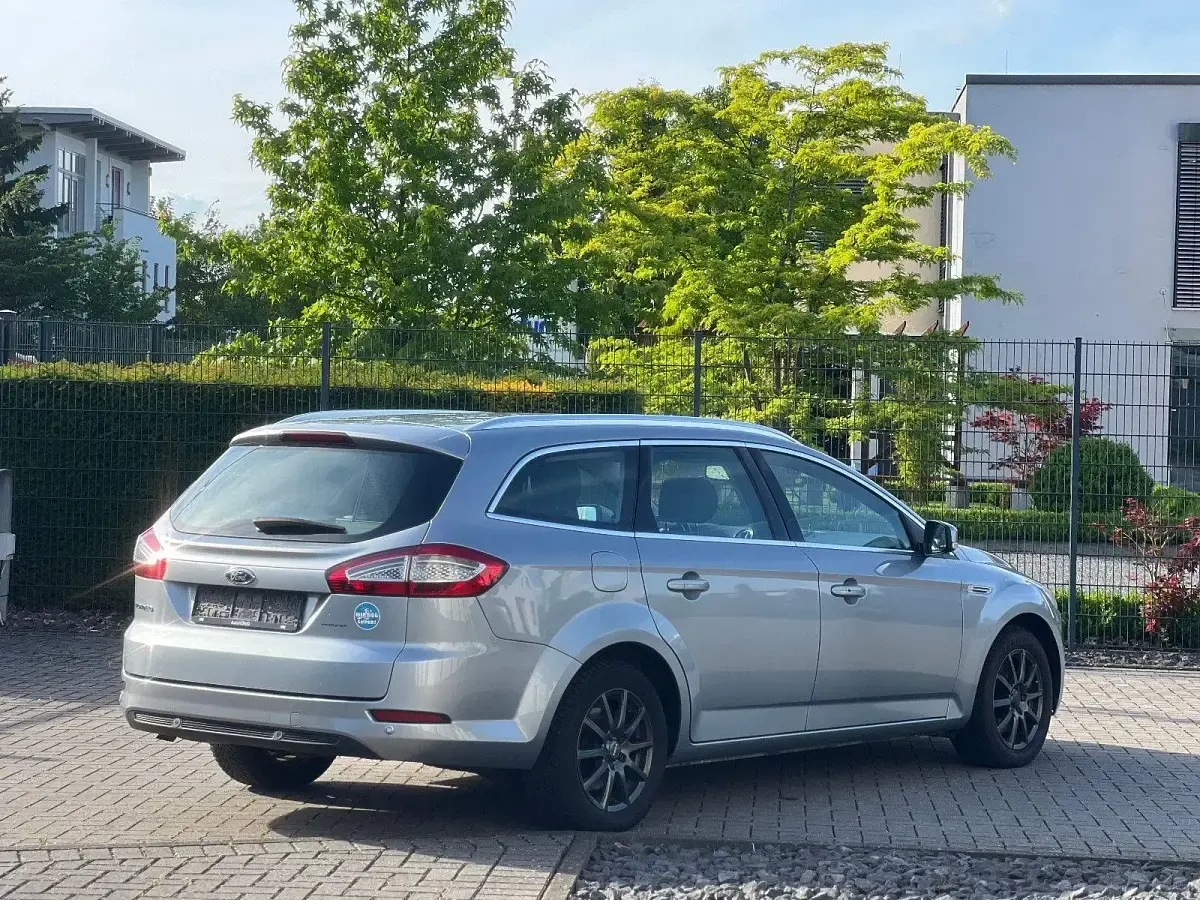 Gebraucht Ford Mondeo Titanium 163 PS (119 kW) 2014 Silber Kombi