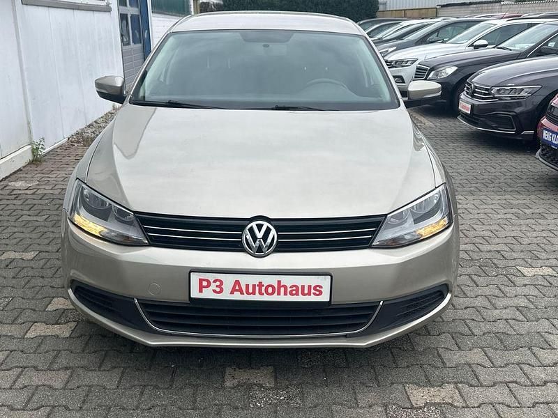 Gebraucht VW Jetta Comfortline 140 PS (102 kW) 2013 Gold Limousine
