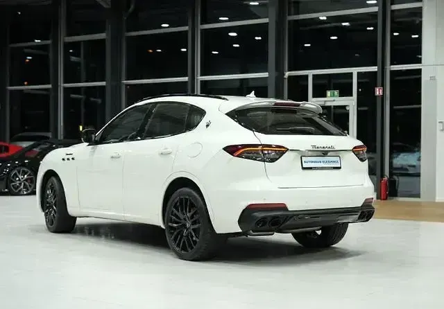 Gebraucht Maserati Levante 349 PS (256 kW) 2024 Weiss SUV