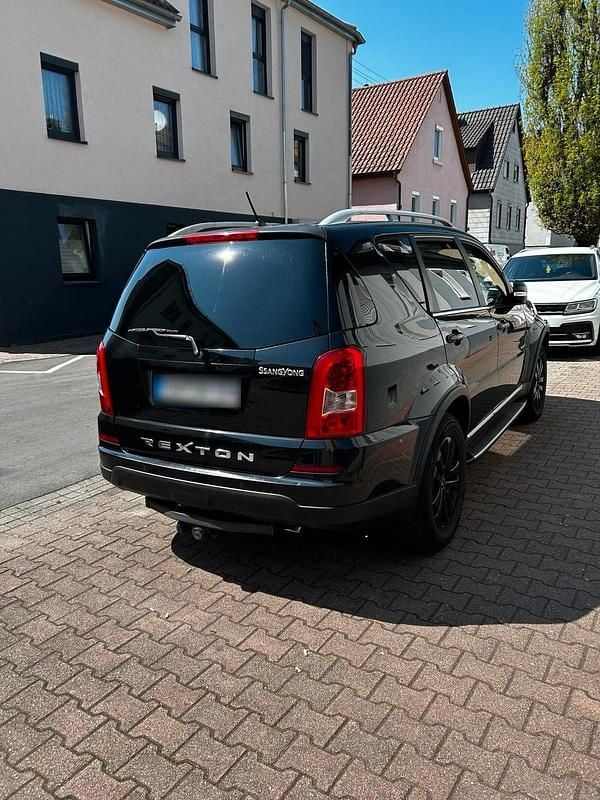 Gebraucht SsangYong Rexton 155 PS (114 kW) 2013 Schwarz SUV
