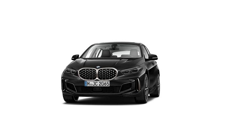Schwarz Gebraucht 2024 BMW M135 Efficient Dynamics Kleinwagen | 39.895 € (Etwas zu teuer) - Bild 1/3