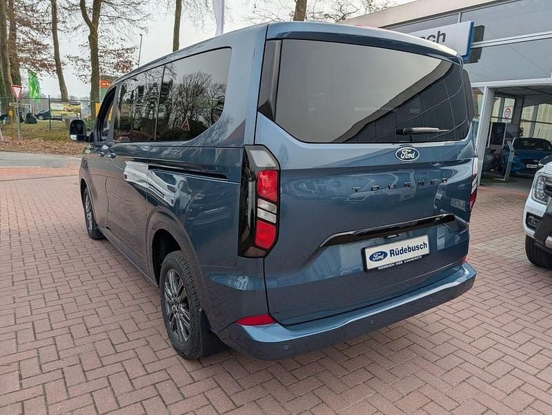 Neu Ford Tourneo Titanium 170 PS (125 kW) 2026 Blau Van / Kleinbus