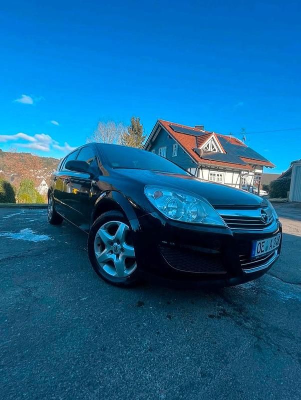 Gebraucht Opel Astra 116 PS (85 kW) 2009 Schwarz Kleinwagen