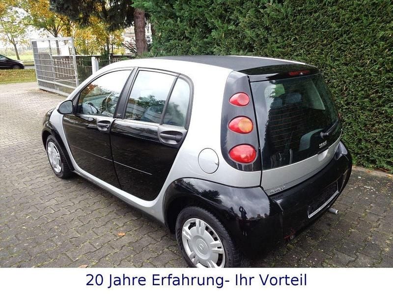 Second-hand Smart ForFour Passion 95 CP (69 kW) 2004 Negru Hatchback