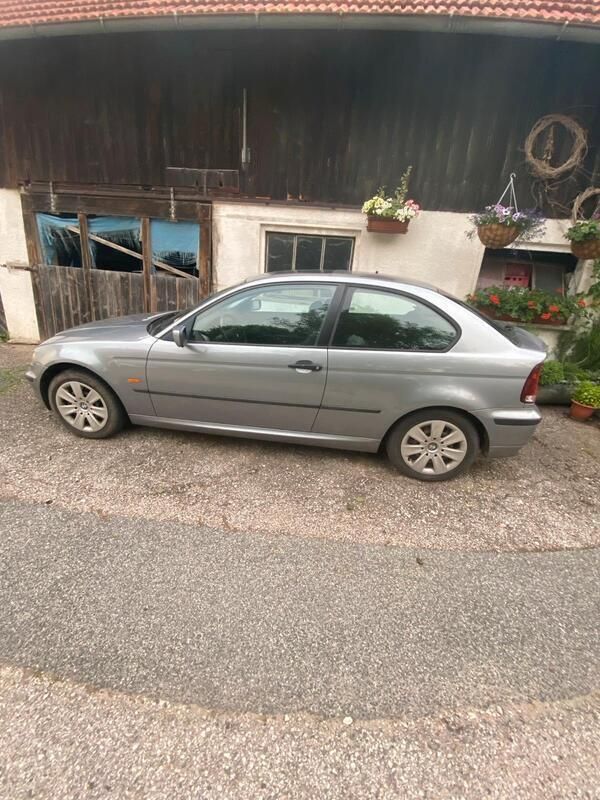 Silber Gebraucht 2003 BMW 318 Compact M Sport Kleinwagen | 2.400 € - Bild 1/4