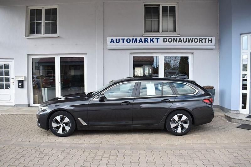 Używany BMW 520 190 KM (139 kW) 2022 Szary Kombi