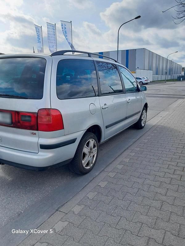 Gebraucht VW Sharan 140 PS (102 kW) 2002 Silber Van / Kleinbus