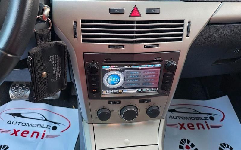 Gebraucht Opel Astra Cabriolet Edition 140 PS (102 kW) 2007 Starsilber/silver iii Cabrio