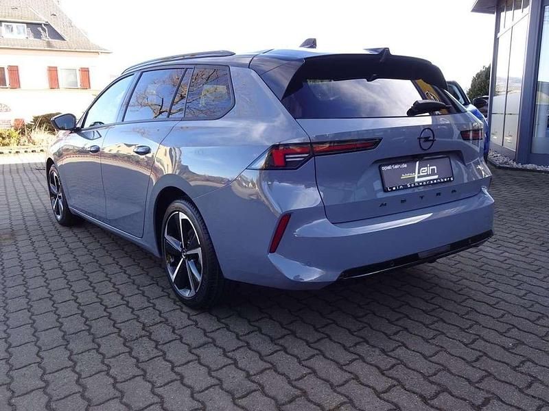 Neu Opel Astra 131 PS (96 kW) 2025 Grafik grau Kombi