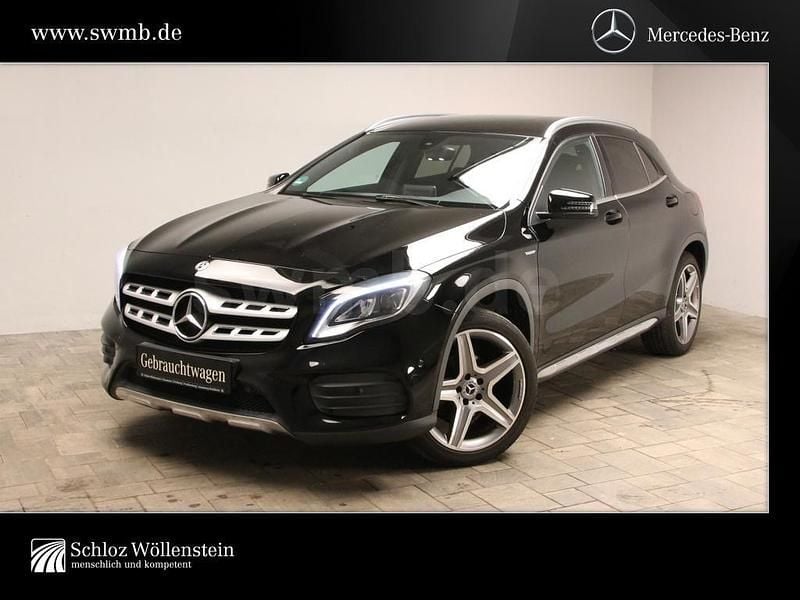 Schwarz Gebraucht 2017 Mercedes GLA200 Business SUV | 21.870 € (Teuer) - Bild 1/4