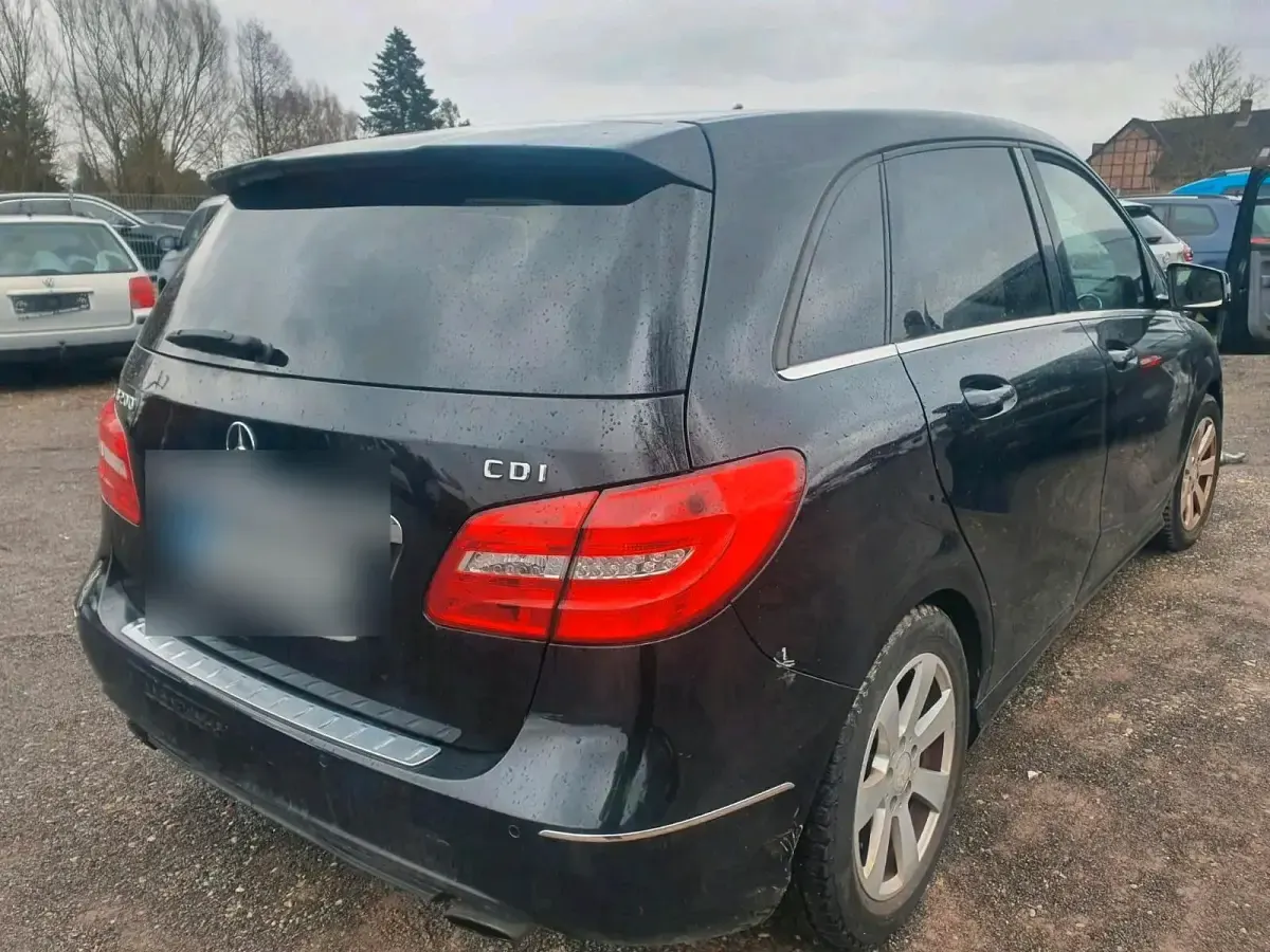 Gebraucht Mercedes B200 AMG 136 PS (100 kW) 2013 Schwarz Kleinwagen