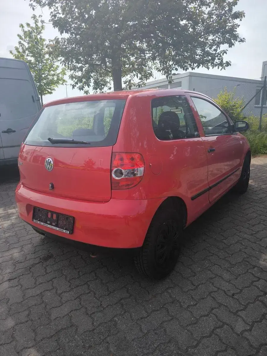 Gebraucht VW Fox 54 PS (39 kW) 2005 Rot Kleinwagen