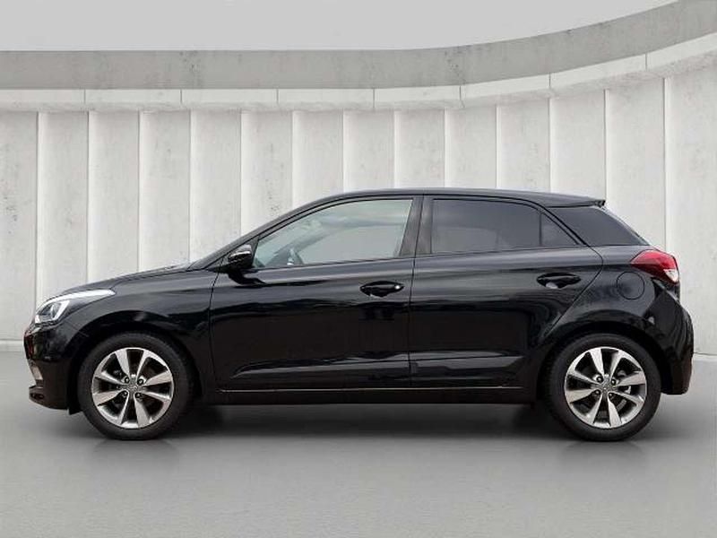Gebraucht Hyundai i20 YES! 84 PS (61 kW) 2017 Schwarz Kleinwagen