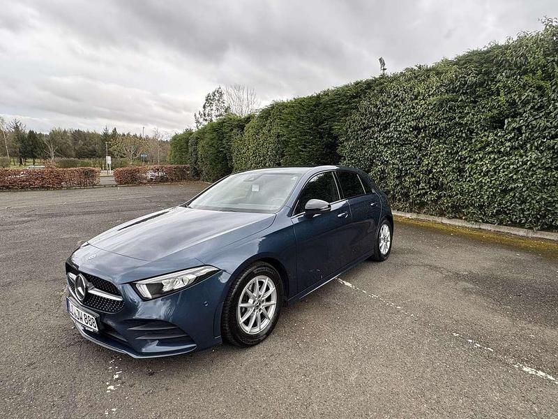 Gebraucht Mercedes A180 136 PS (100 kW) 2019 Blau Kleinwagen