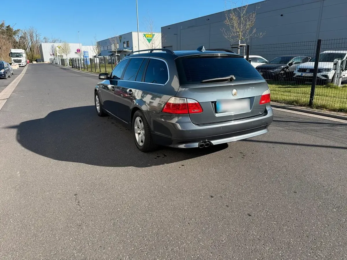 Używany BMW 530 235 KM (172 kW) 2007 Szary Kombi