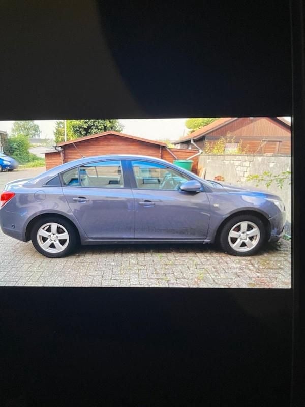 Gebraucht Chevrolet Cruze 141 PS (103 kW) 2011 Grau Limousine