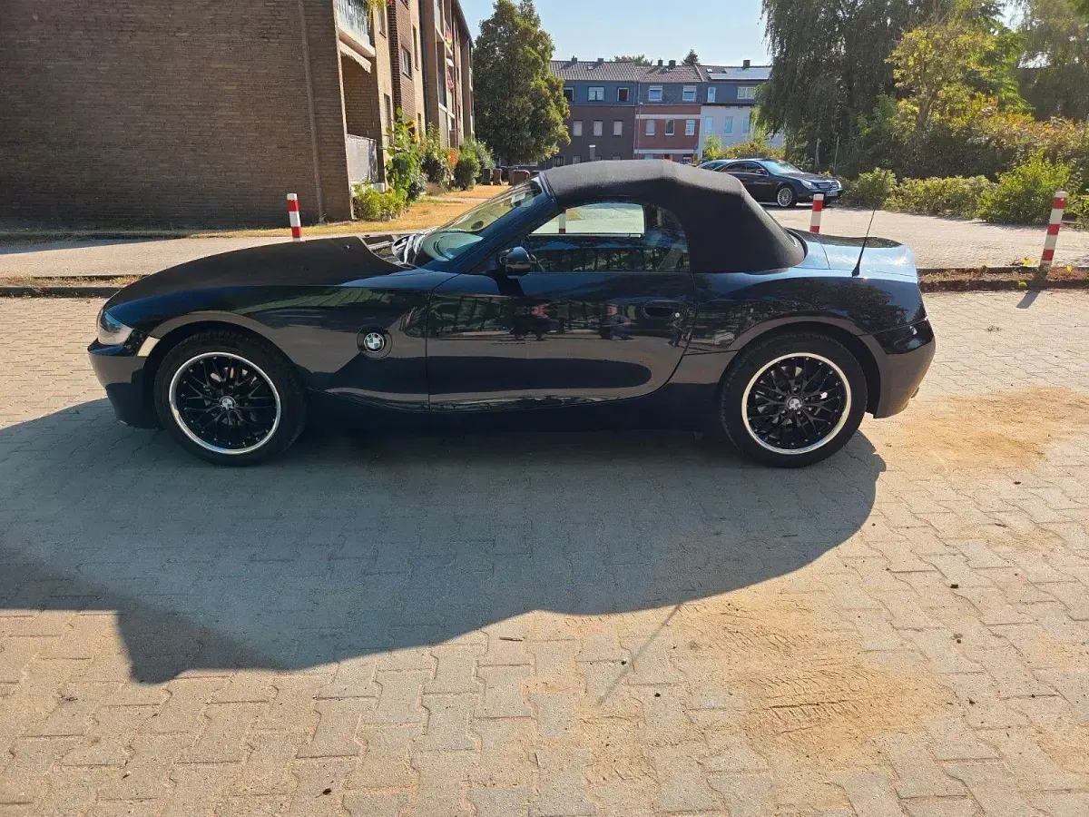Gebraucht BMW Z4 Advantage 150 PS (110 kW) 2007 Schwarz Cabrio