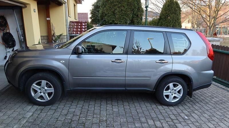 Grau Gebraucht 2012 Nissan X-Trail SE SUV | 7.900 € (Guter Preis) - Bild 1/4