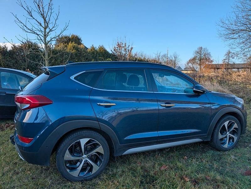 Gebraucht Hyundai Tucson 185 PS (136 kW) 2017 Blau SUV