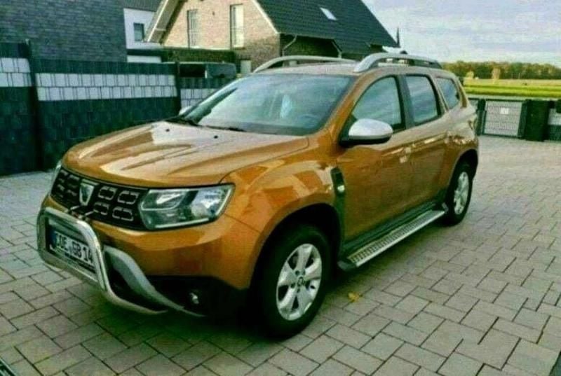Orange Gebraucht 2018 Dacia Duster Prestige SUV | 9.900 € (Superpreis) - Bild 1/4