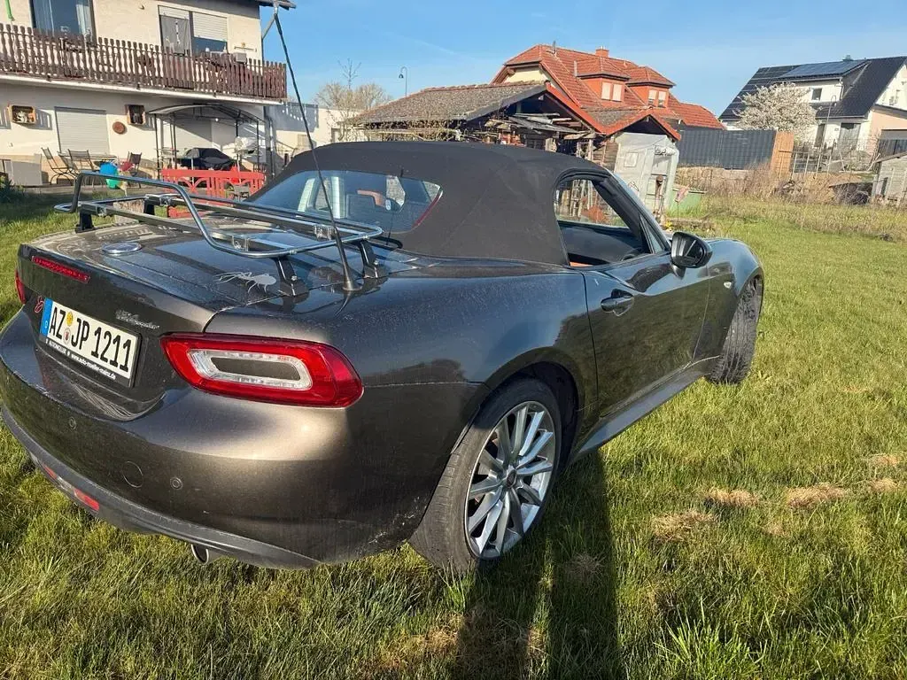 Gebraucht Fiat 124 Spider Lusso 140 PS (102 kW) 2017 Braun Cabrio