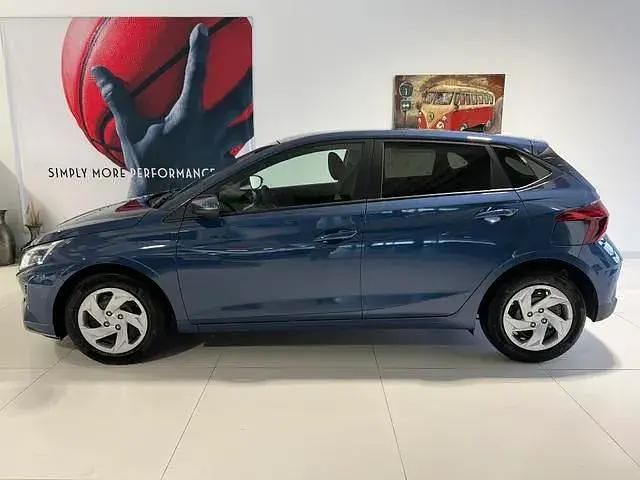 Gebraucht Hyundai i20 GO! 77 PS (56 kW) 2024 Vibrant blue pearl Kleinwagen