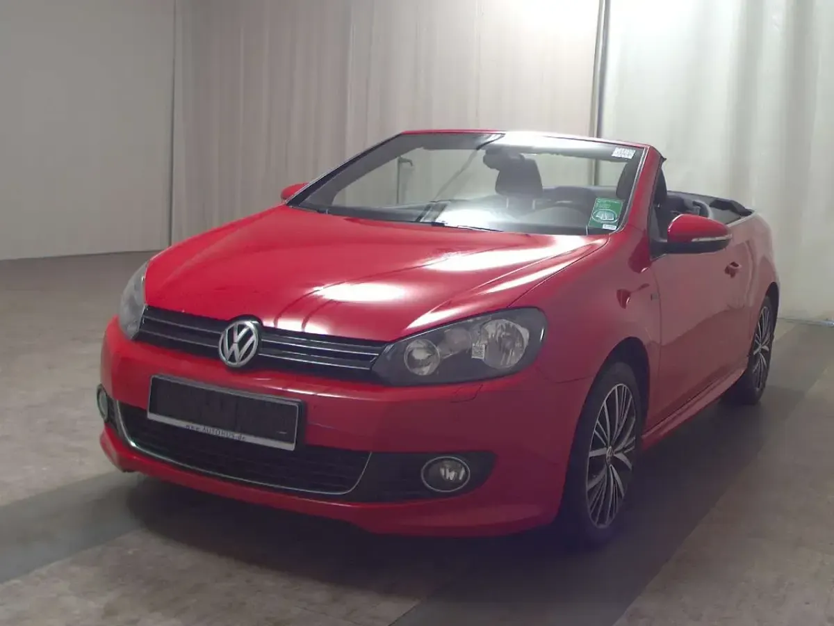 Używany VW Golf Allstar 125 KM (91 kW) 2017 Czerwony Kabriolet