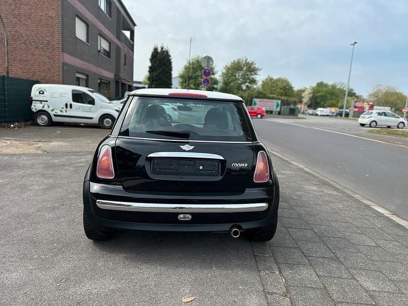 Gebraucht Mini Cooper 115 PS (84 kW) 2004 Schwarz Kleinwagen