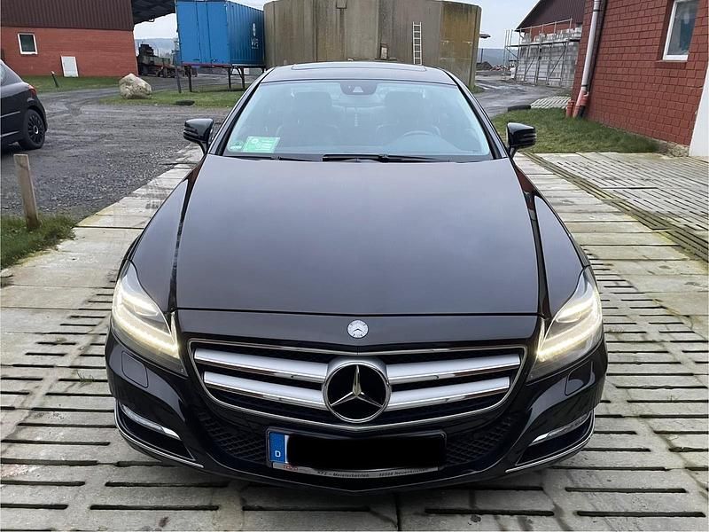 Schwarz Gebraucht 2011 Mercedes CLS350 Coupé | 16.790 € (Teuer) - Bild 1/4