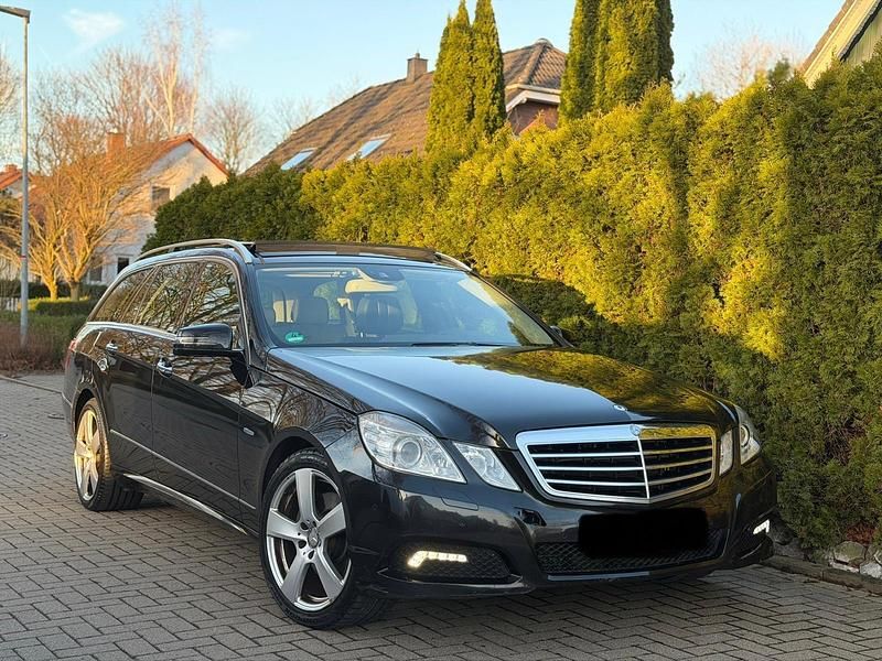 Gebraucht Mercedes E350 231 PS (169 kW) 2009 Schwarz Kombi