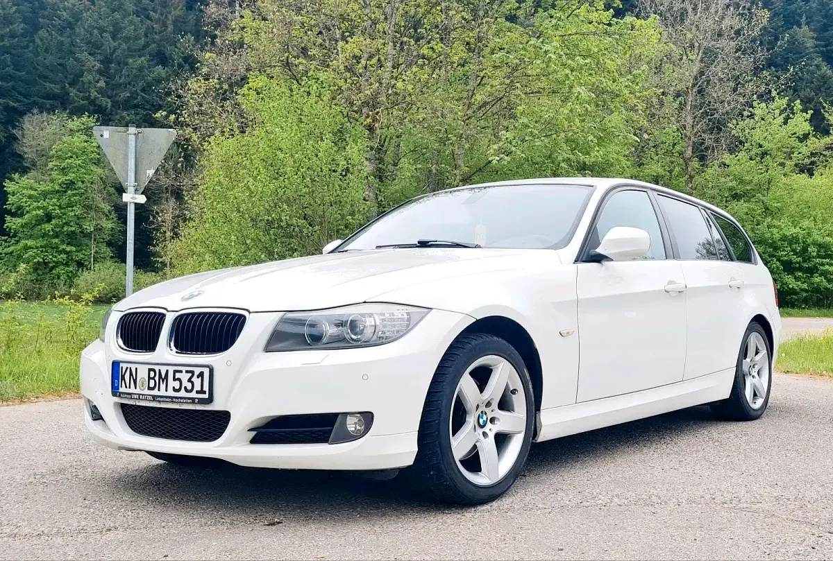 Gebraucht BMW 320 184 PS (135 kW) 2011 Weiß Kombi