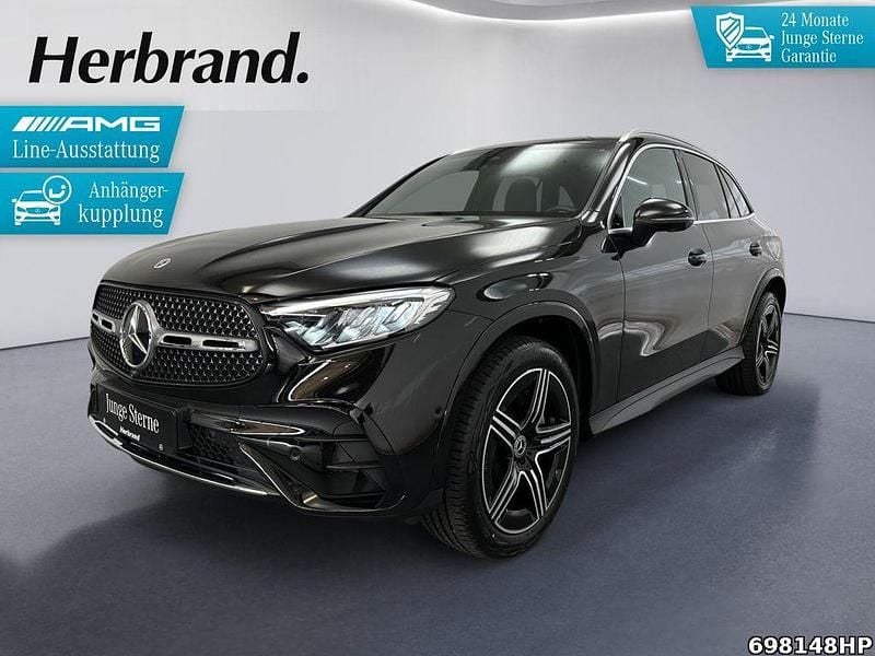 Gebraucht Mercedes GLC300e AMG 333 PS (244 kW) 2024 Metalliclack obsidianschwarz SUV