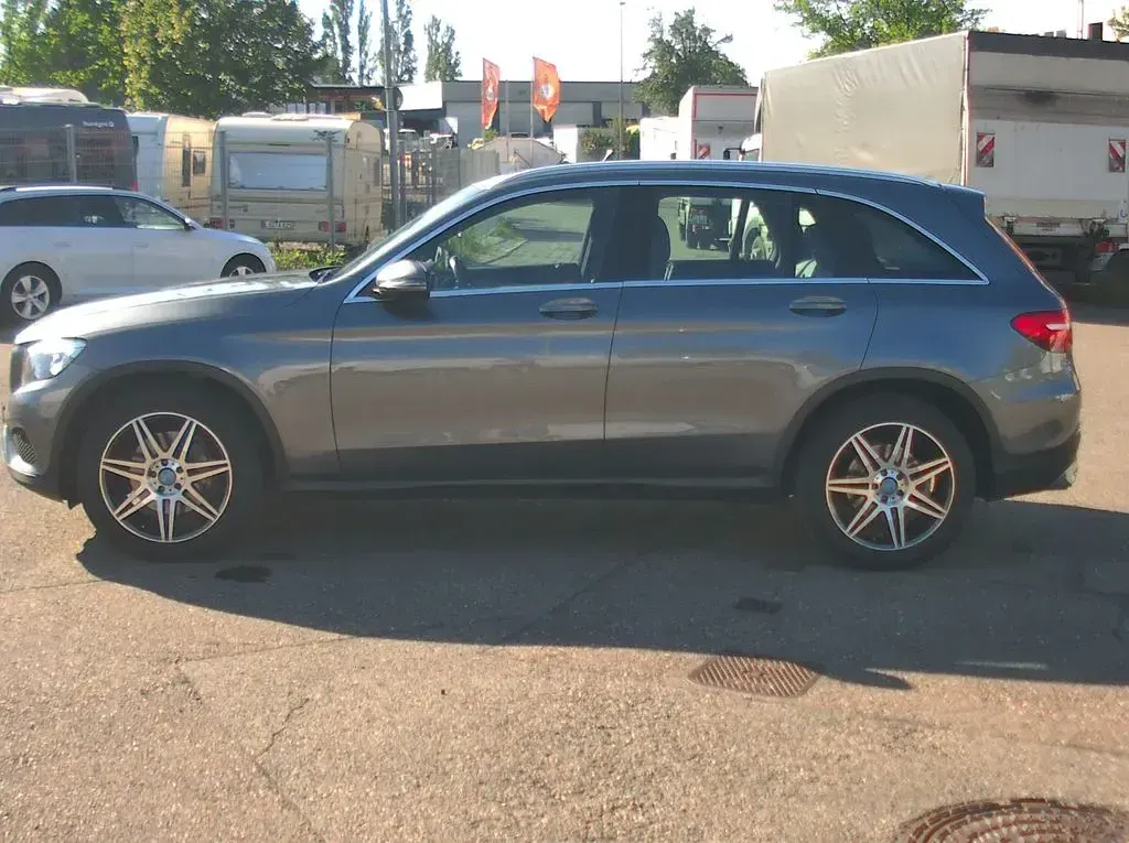 Gebraucht Mercedes GLC250 204 PS (150 kW) 2017 Grau SUV