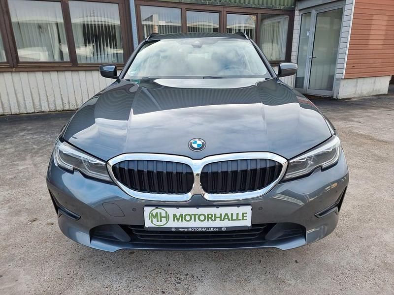 Gebraucht BMW 320 190 PS (139 kW) 2020 Grau Limousine