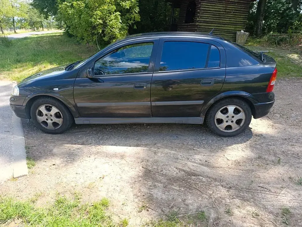 Gebraucht Opel Astra Classic Edition 101 PS (74 kW) 2000 Schwarz Limousine