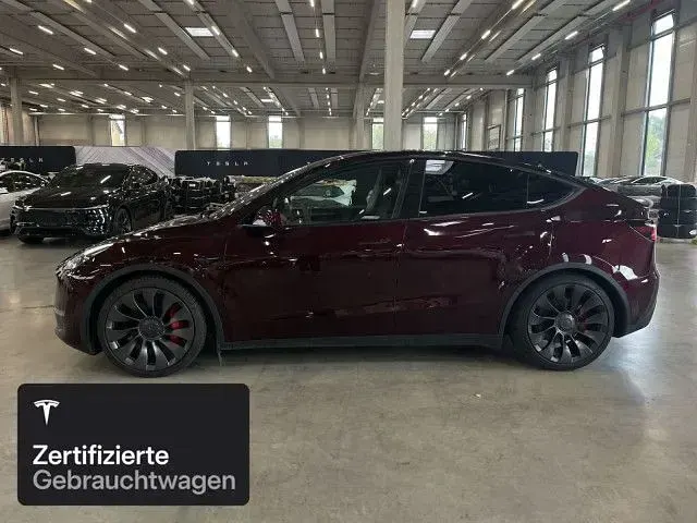Gebraucht Tesla Model Y Performance 392 kW (533 PS) 2023 Midnight cherry red SUV