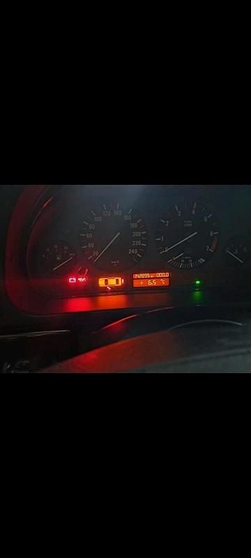 Second-hand BMW 520 150 CP (110 kW) 1999 Argintiu Berlinǎ