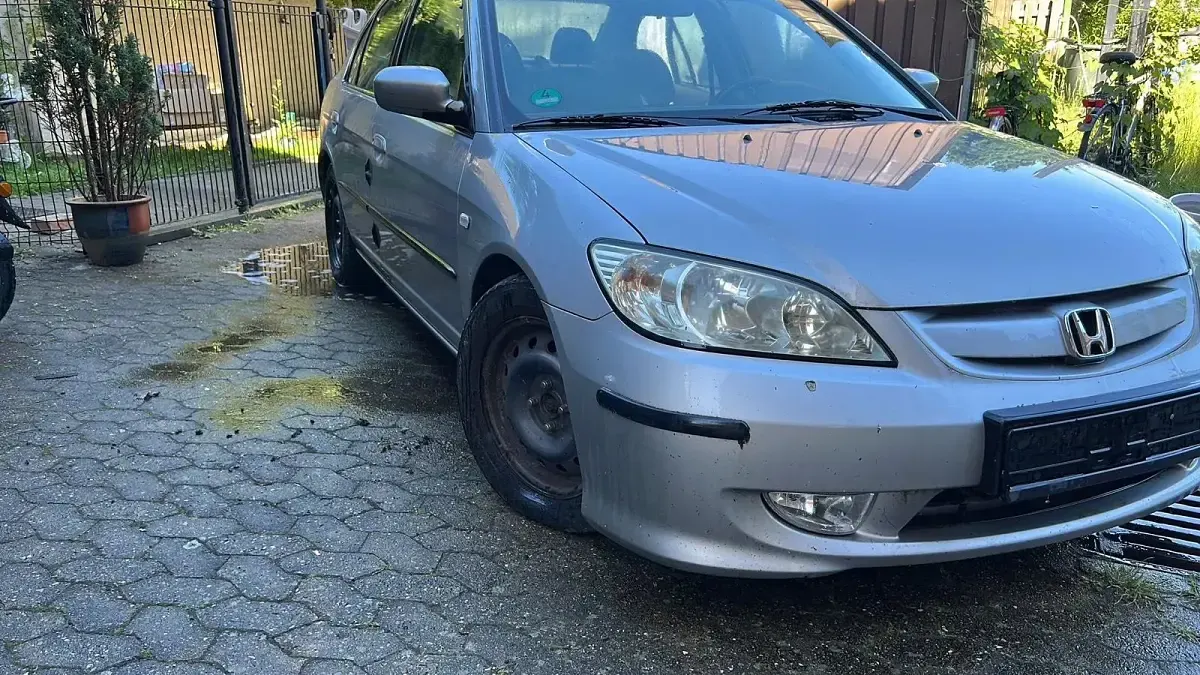 Gebraucht Honda Civic 90 PS (66 kW) 2004 Silber Limousine