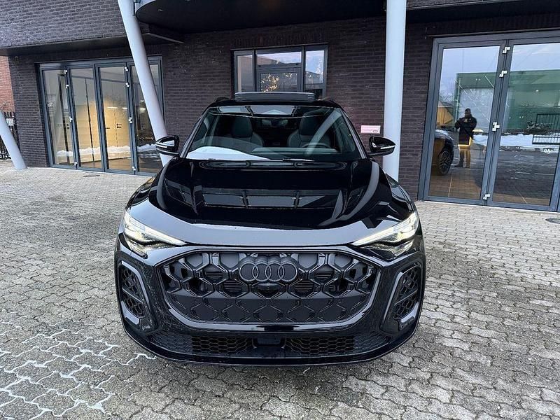 Neu Audi Q5 Sportback Sport 204 PS (150 kW) 2026 Schwarz SUV