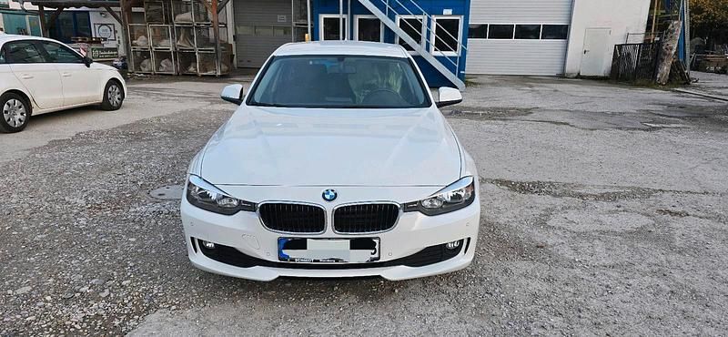 Weiß Gebraucht 2013 BMW 318 Kombi | 6.799 € (Fairer Preis) - Bild 1/4
