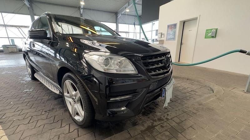 Gebraucht Mercedes ML350 Edition 1 258 PS (189 kW) 2012 Schwarz SUV