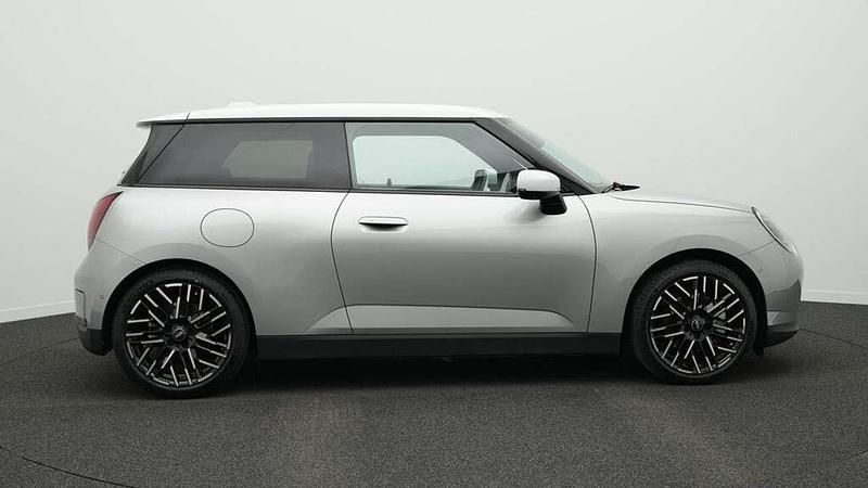 Gebraucht Mini Cooper Favoured 135 kW (184 PS) 2024 Grau Kleinwagen