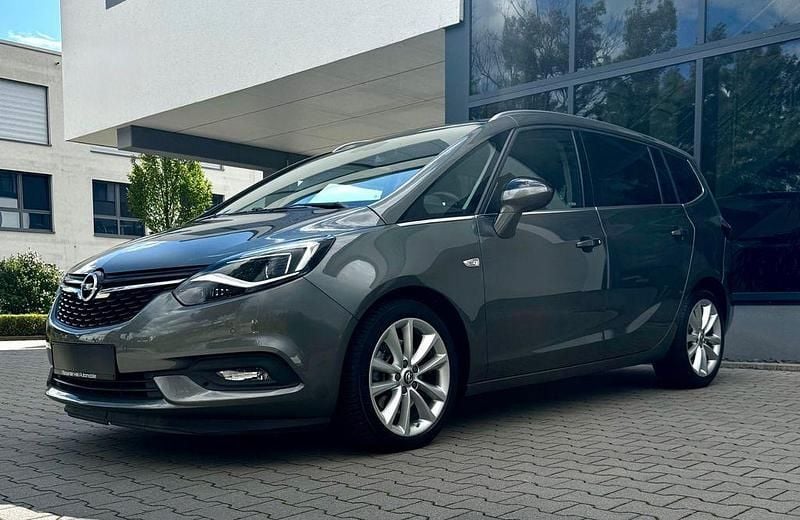 Grau Gebraucht 2017 Opel Zafira Tourer Van / Kleinbus | 18.500 € (Etwas zu teuer) - Bild 1/4