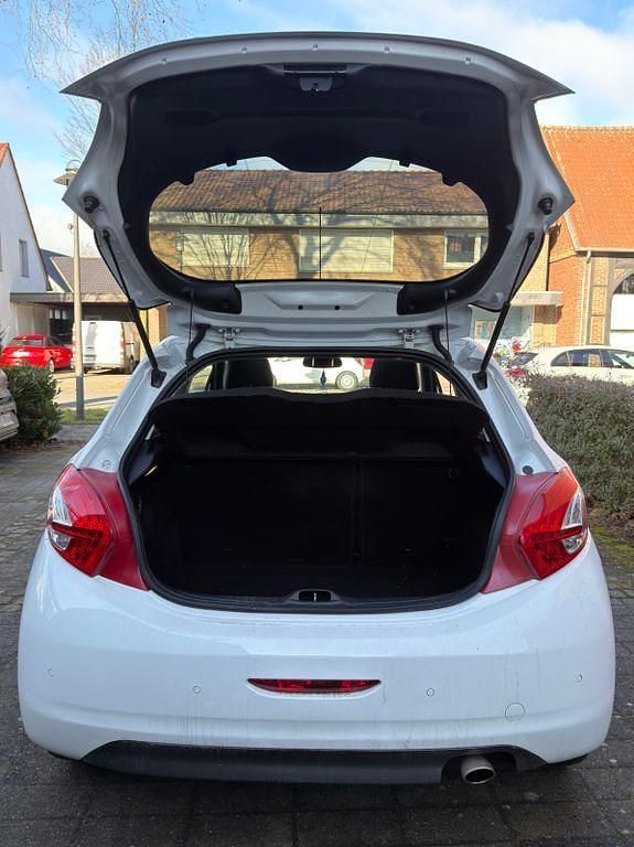 Gebraucht Peugeot 208 120 PS (88 kW) 2012 Weiß Kleinwagen