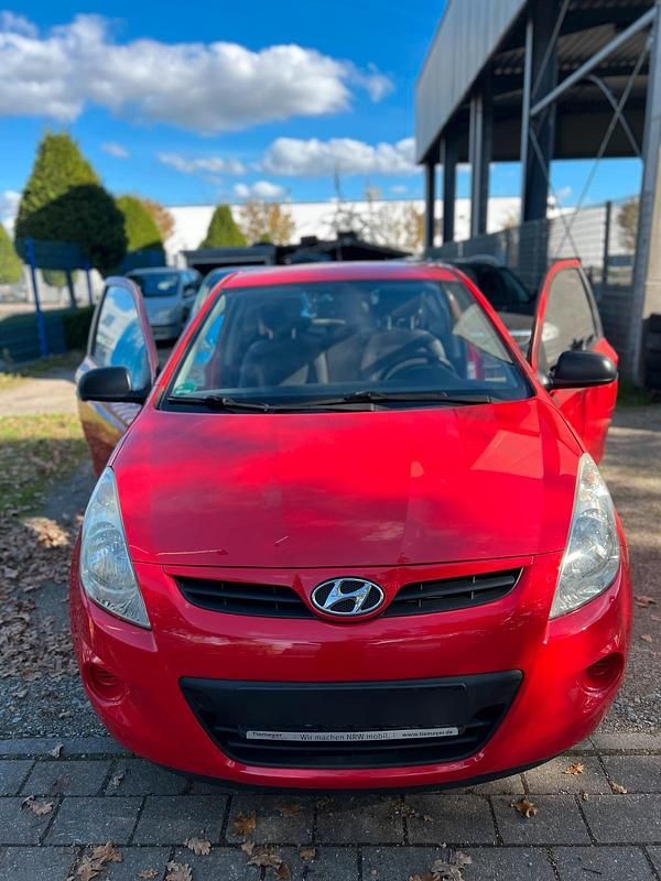 Rot Gebraucht 2010 Hyundai i20 Kleinwagen | 1.850 € (Guter Preis) - Bild 1/4