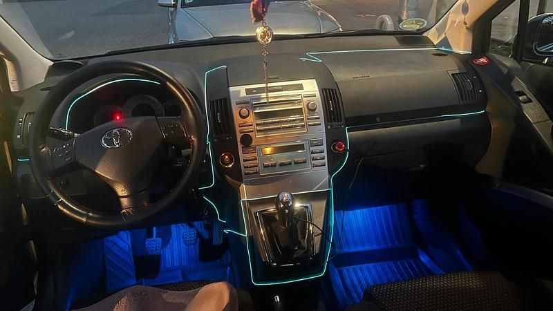 Grau Gebraucht 2008 Toyota Corolla | 4.900 € - Bild 1/4