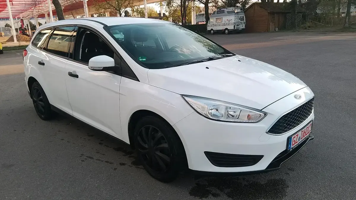 Używany Ford Focus 101 KM (74 kW) 2015 Biały Kombi
