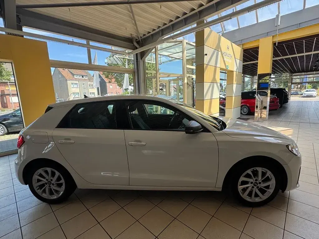 Gebraucht Audi A1 Sportback Advanced 95 PS (69 kW) 2021 Weiß Kleinwagen